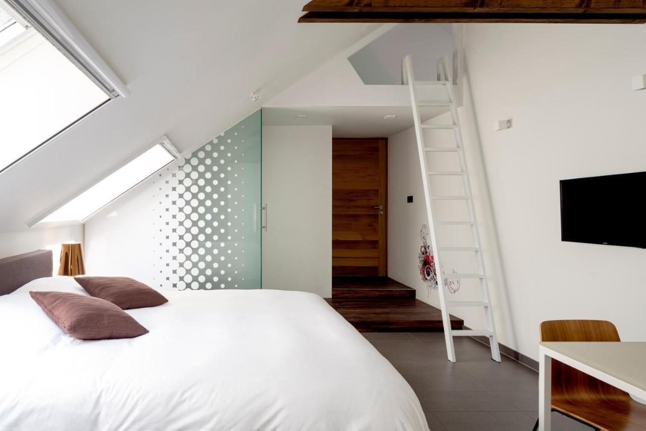 B&B Bed And Beyond Opglabbeek Esterno foto