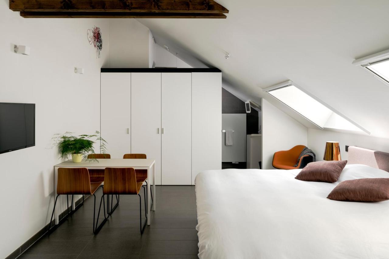 B&B Bed And Beyond Opglabbeek Esterno foto