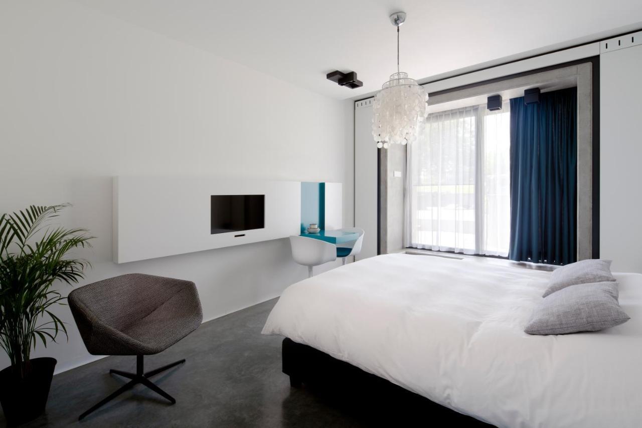 B&B Bed And Beyond Opglabbeek Esterno foto